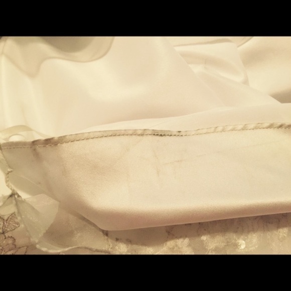 David’s Bridal Wedding Dress - Picture 4 of 6